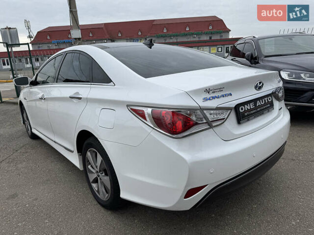 Білий Хендай Соната, об'ємом двигуна 2.36 л та пробігом 212 тис. км за 9990 $, фото 9 на Automoto.ua