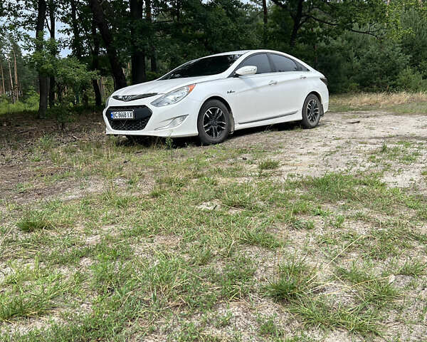 Хендай Соната 2014 у Львові на Automoto.ua Білий Хендай Соната, об'ємом двигуна 2.4 л та пробігом 275 тис. км за 12999 $, фото 1 на Automoto.ua