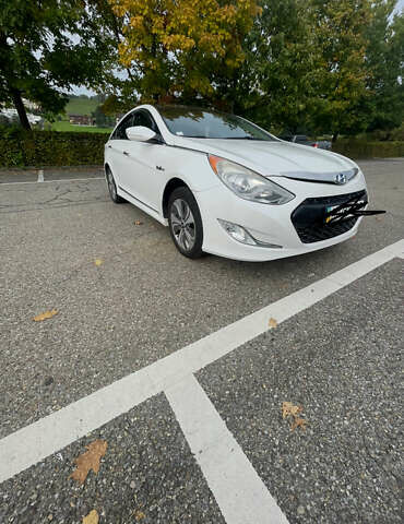 Білий Хендай Соната, об'ємом двигуна 2.36 л та пробігом 138 тис. км за 11000 $, фото 8 на Automoto.ua