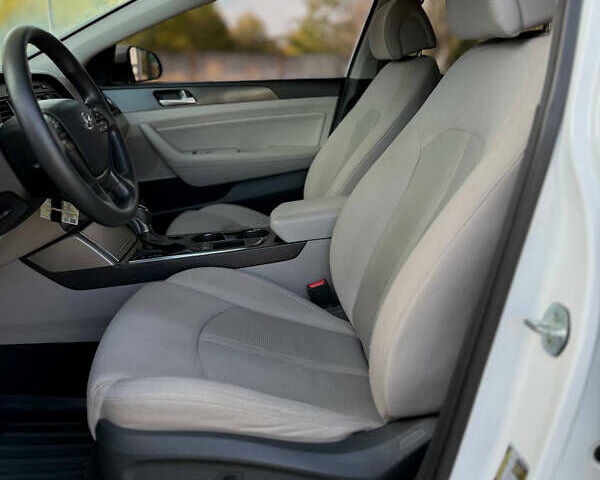 Хендай Соната 2014 у Дніпро (Дніпропетровську) на Automoto.ua Білий Хендай Соната, об'ємом двигуна 2.36 л та пробігом 160 тис. км за 9599 $, фото 10 на Automoto.ua