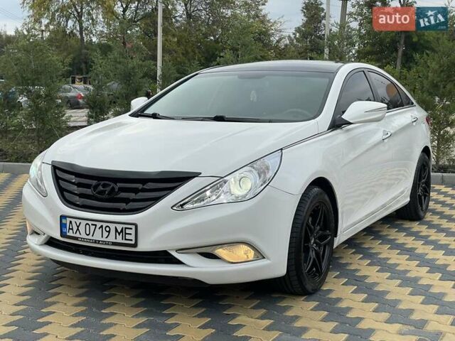 Білий Хендай Соната, об'ємом двигуна 2 л та пробігом 230 тис. км за 7500 $, фото 6 на Automoto.ua