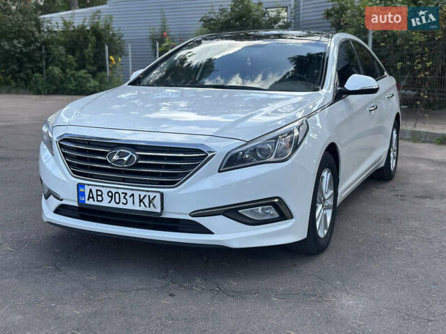 Белый Хендай Соната, объемом двигателя 2 л и пробегом 199 тыс. км за 11999 $, фото 2 на Automoto.ua