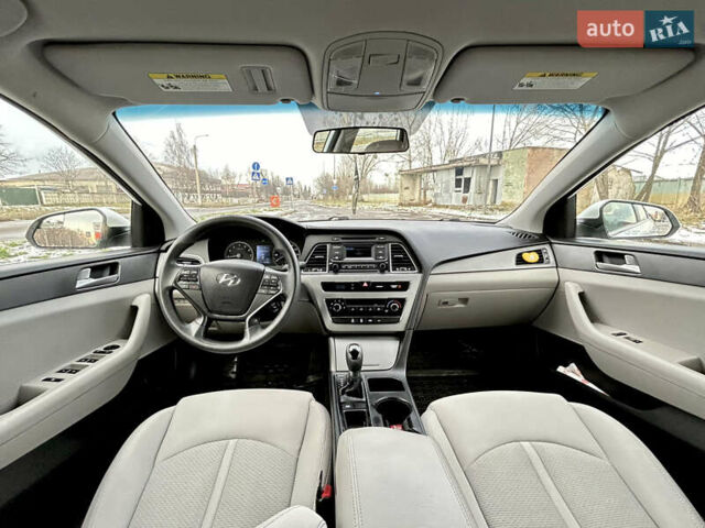 Белый Хендай Соната, объемом двигателя 2.4 л и пробегом 119 тыс. км за 10500 $, фото 9 на Automoto.ua