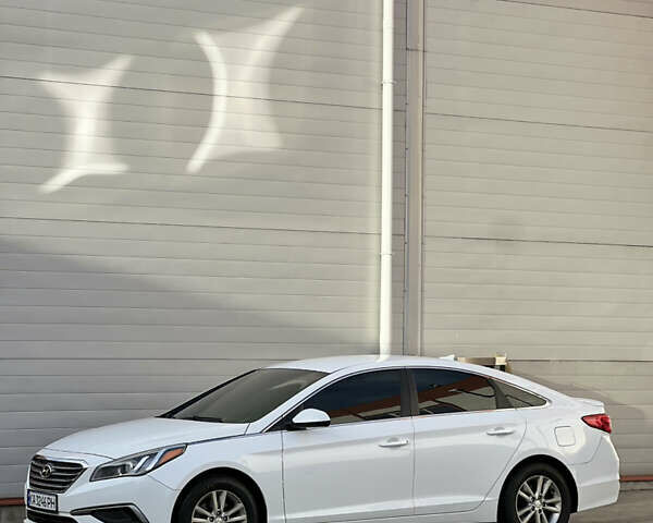 Белый Хендай Соната, объемом двигателя 2.36 л и пробегом 116 тыс. км за 12250 $, фото 6 на Automoto.ua