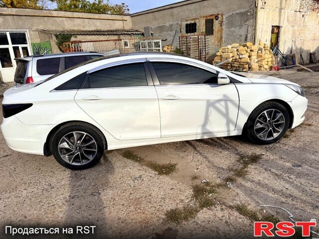 Хендай Соната 2015 в Одессе на Automoto.ua Белый Хендай Соната, объемом двигателя 2 л и пробегом 532 тыс. км за 7500 $, фото 5 на Automoto.ua