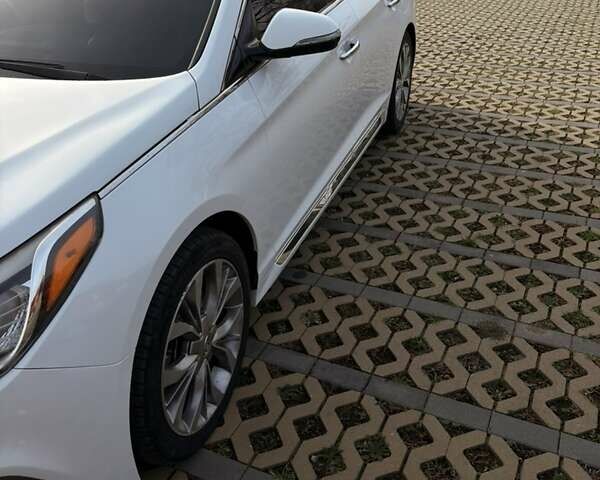 Білий Хендай Соната, об'ємом двигуна 2 л та пробігом 198 тис. км за 12799 $, фото 3 на Automoto.ua