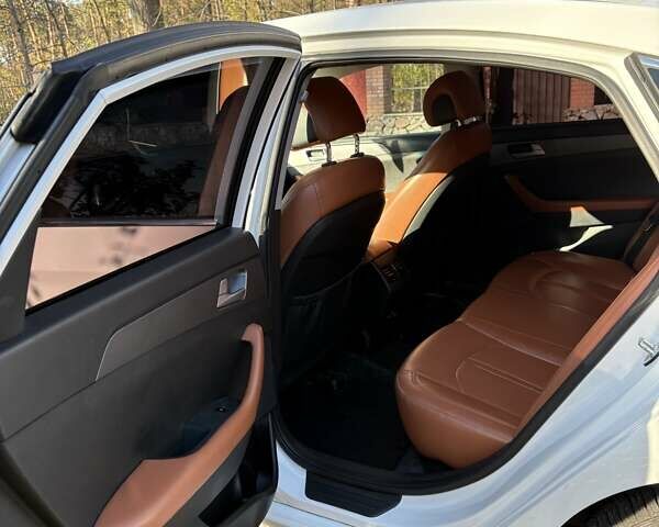 Білий Хендай Соната, об'ємом двигуна 2 л та пробігом 187 тис. км за 10200 $, фото 17 на Automoto.ua
