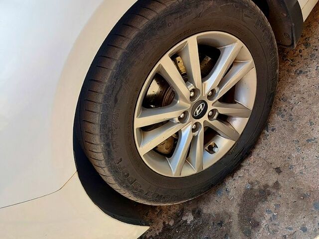 Білий Хендай Соната, об'ємом двигуна 2.4 л та пробігом 189 тис. км за 10000 $, фото 11 на Automoto.ua