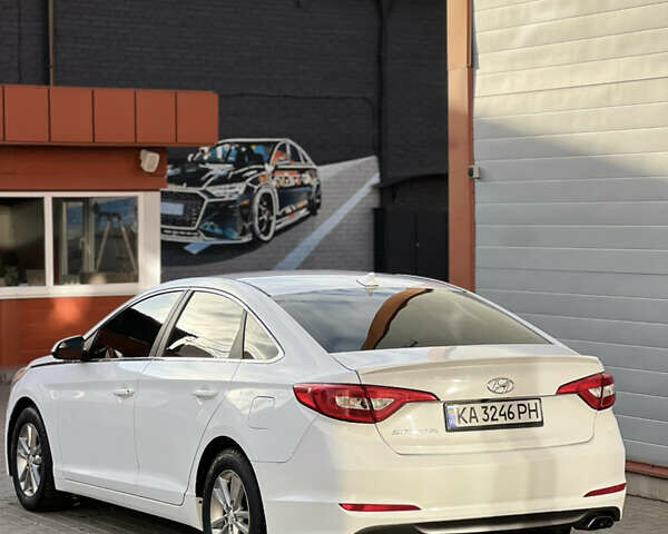 Белый Хендай Соната, объемом двигателя 2.36 л и пробегом 116 тыс. км за 12250 $, фото 8 на Automoto.ua