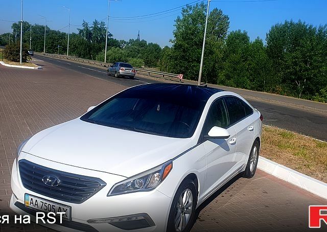 Білий Хендай Соната, об'ємом двигуна 2.4 л та пробігом 150 тис. км за 9000 $, фото 7 на Automoto.ua