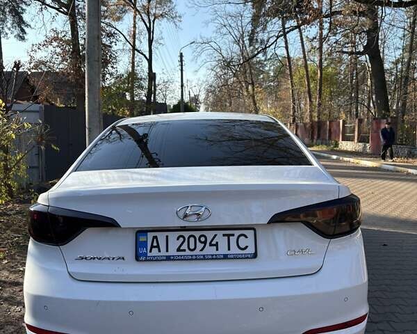 Білий Хендай Соната, об'ємом двигуна 2 л та пробігом 187 тис. км за 10200 $, фото 6 на Automoto.ua