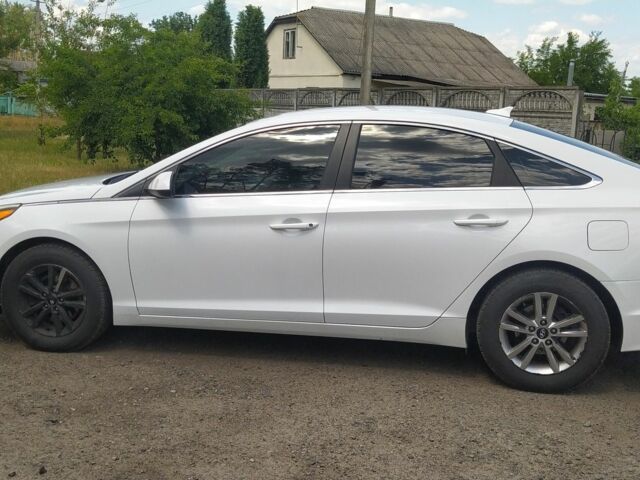 Белый Хендай Соната, объемом двигателя 2 л и пробегом 190 тыс. км за 9400 $, фото 5 на Automoto.ua