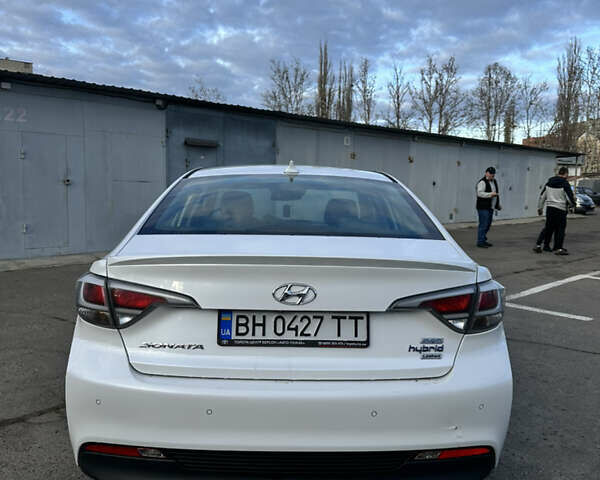 Белый Хендай Соната, объемом двигателя 2 л и пробегом 200 тыс. км за 12000 $, фото 7 на Automoto.ua