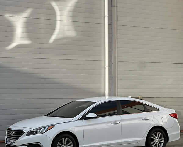 Белый Хендай Соната, объемом двигателя 2.36 л и пробегом 116 тыс. км за 12250 $, фото 3 на Automoto.ua