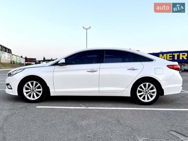 Білий Хендай Соната, об'ємом двигуна 2 л та пробігом 218 тис. км за 13999 $, фото 3 на Automoto.ua