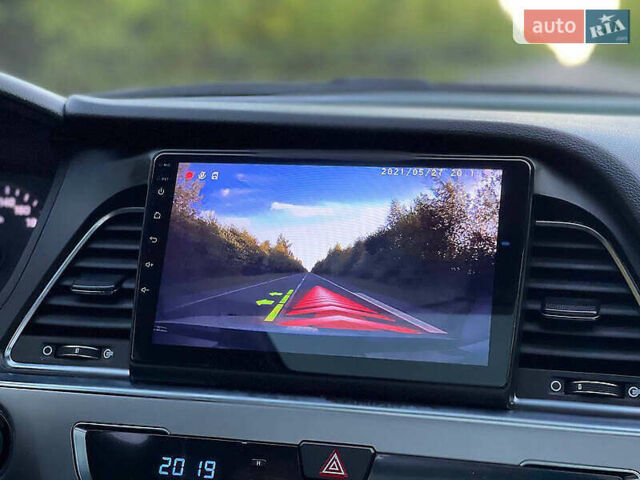 Хендай Соната 2015 в Киеве на Automoto.ua Белый Хендай Соната, объемом двигателя 2 л и пробегом 275 тыс. км за 15000 $, фото 17 на Automoto.ua