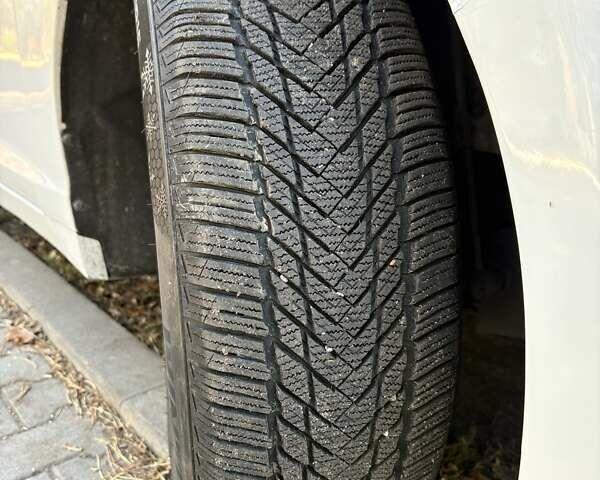 Білий Хендай Соната, об'ємом двигуна 2 л та пробігом 187 тис. км за 10200 $, фото 19 на Automoto.ua