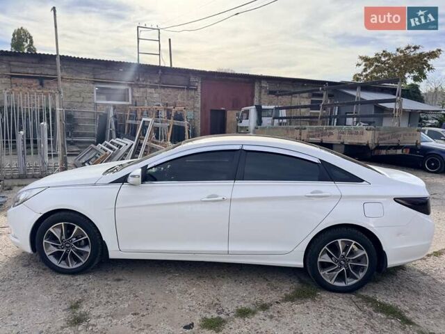 Белый Хендай Соната, объемом двигателя 2 л и пробегом 532 тыс. км за 7500 $, фото 2 на Automoto.ua