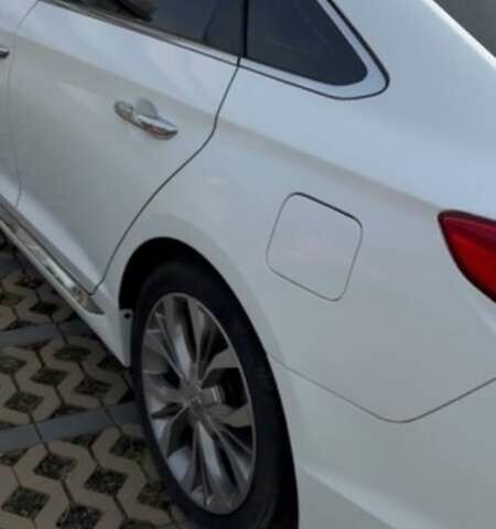 Білий Хендай Соната, об'ємом двигуна 2 л та пробігом 198 тис. км за 12799 $, фото 4 на Automoto.ua