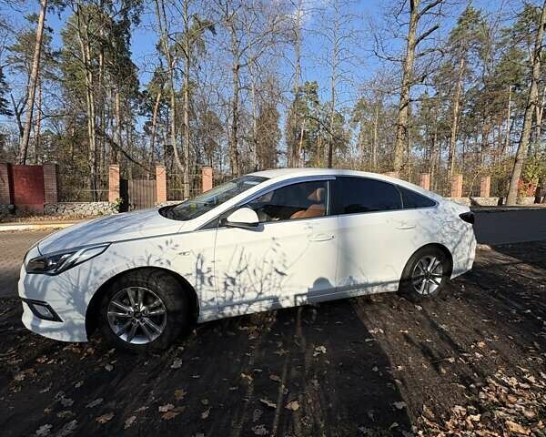 Білий Хендай Соната, об'ємом двигуна 2 л та пробігом 187 тис. км за 10200 $, фото 9 на Automoto.ua