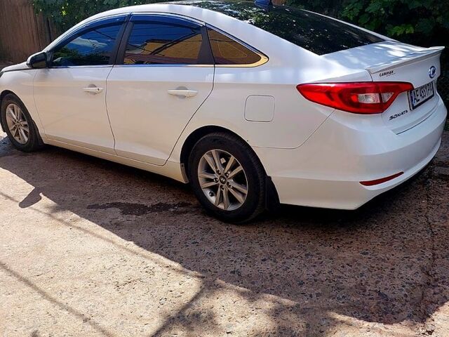 Білий Хендай Соната, об'ємом двигуна 2.4 л та пробігом 189 тис. км за 10000 $, фото 3 на Automoto.ua