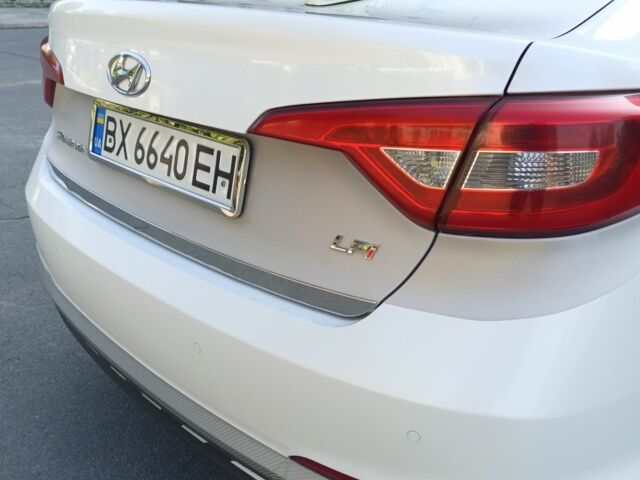 Белый Хендай Соната, объемом двигателя 2 л и пробегом 169 тыс. км за 11200 $, фото 11 на Automoto.ua