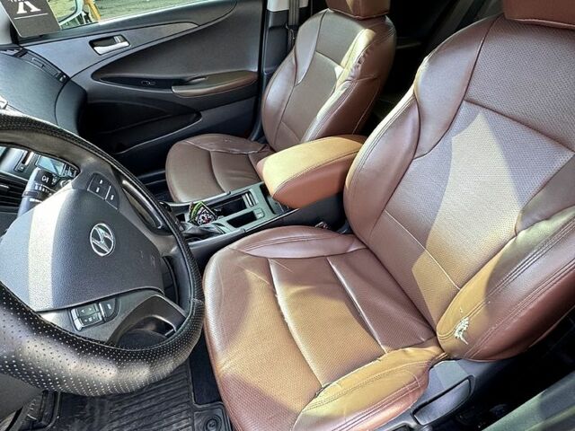 Хендай Соната 2015 в Одессе на Automoto.ua Белый Хендай Соната, объемом двигателя 2 л и пробегом 532 тыс. км за 7500 $, фото 8 на Automoto.ua