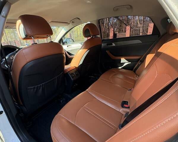 Білий Хендай Соната, об'ємом двигуна 2 л та пробігом 187 тис. км за 10200 $, фото 22 на Automoto.ua