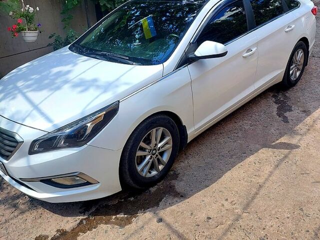 Білий Хендай Соната, об'ємом двигуна 2.4 л та пробігом 189 тис. км за 10000 $, фото 1 на Automoto.ua