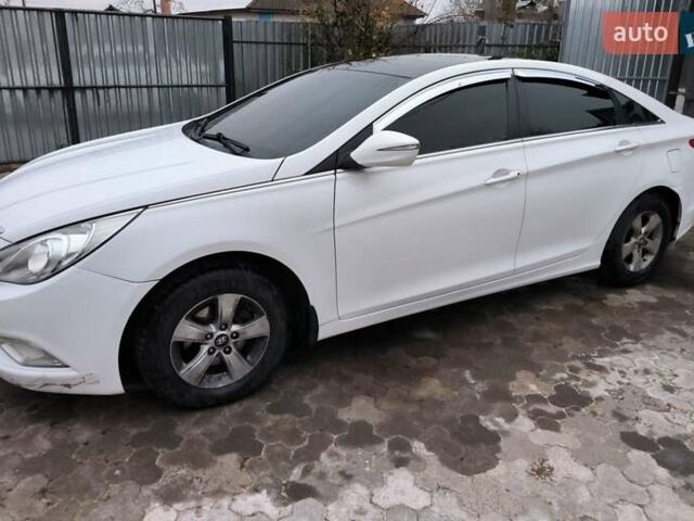 Білий Хендай Соната, об'ємом двигуна 2 л та пробігом 420 тис. км за 7200 $, фото 2 на Automoto.ua