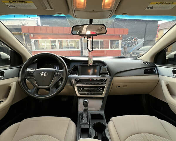 Белый Хендай Соната, объемом двигателя 2.36 л и пробегом 116 тыс. км за 12250 $, фото 13 на Automoto.ua