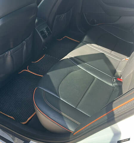 Белый Хендай Соната, объемом двигателя 2 л и пробегом 135 тыс. км за 13000 $, фото 11 на Automoto.ua