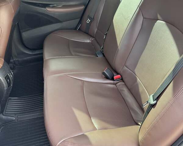 Белый Хендай Соната, объемом двигателя 2 л и пробегом 532 тыс. км за 7500 $, фото 11 на Automoto.ua