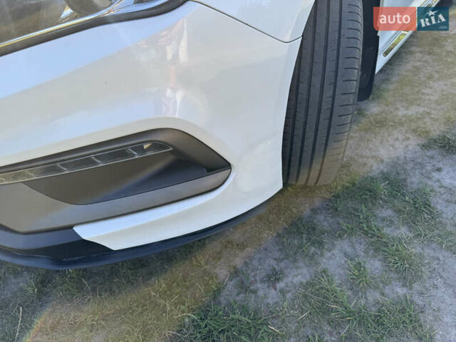 Білий Хендай Соната, об'ємом двигуна 2.36 л та пробігом 239 тис. км за 10600 $, фото 14 на Automoto.ua