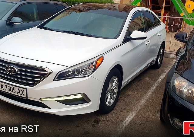 Білий Хендай Соната, об'ємом двигуна 2.4 л та пробігом 150 тис. км за 9000 $, фото 2 на Automoto.ua