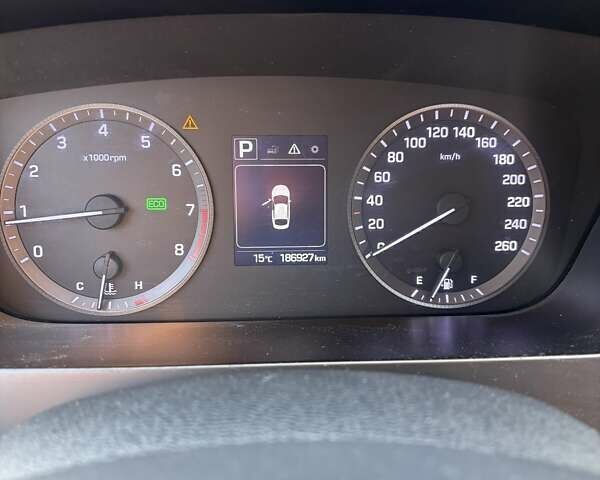 Білий Хендай Соната, об'ємом двигуна 2 л та пробігом 187 тис. км за 10200 $, фото 14 на Automoto.ua