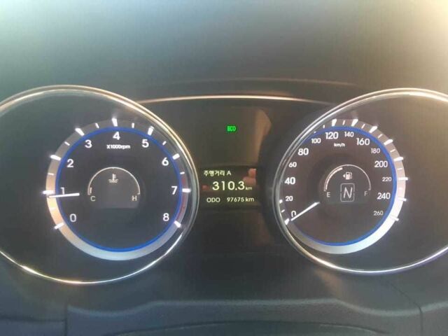 Білий Хендай Соната, об'ємом двигуна 2 л та пробігом 106 тис. км за 9500 $, фото 5 на Automoto.ua