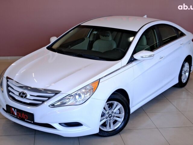 Белый Хендай Соната, объемом двигателя 2.4 л и пробегом 170 тыс. км за 8900 $, фото 1 на Automoto.ua