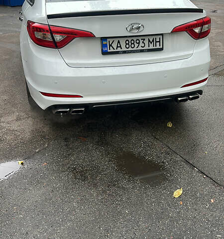 Белый Хендай Соната, объемом двигателя 2 л и пробегом 135 тыс. км за 13000 $, фото 7 на Automoto.ua