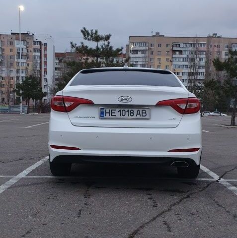 Білий Хендай Соната, об'ємом двигуна 2 л та пробігом 277 тис. км за 10000 $, фото 5 на Automoto.ua