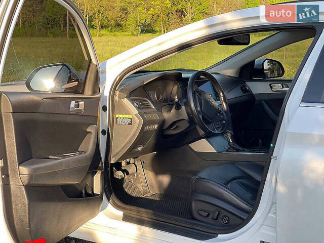 Хендай Соната 2015 в Киеве на Automoto.ua Белый Хендай Соната, объемом двигателя 2 л и пробегом 275 тыс. км за 15000 $, фото 4 на Automoto.ua