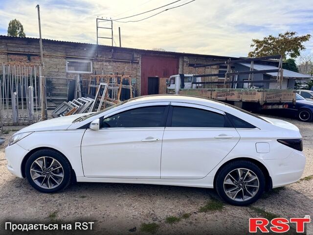 Хендай Соната 2015 в Одессе на Automoto.ua Белый Хендай Соната, объемом двигателя 2 л и пробегом 532 тыс. км за 7500 $, фото 4 на Automoto.ua