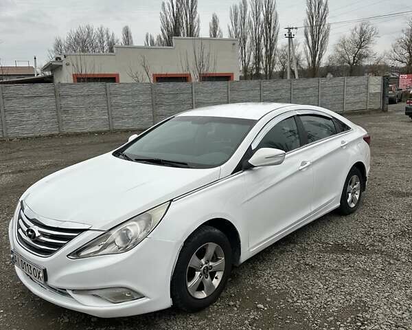 Білий Хендай Соната, об'ємом двигуна 2 л та пробігом 550 тис. км за 5900 $, фото 5 на Automoto.ua