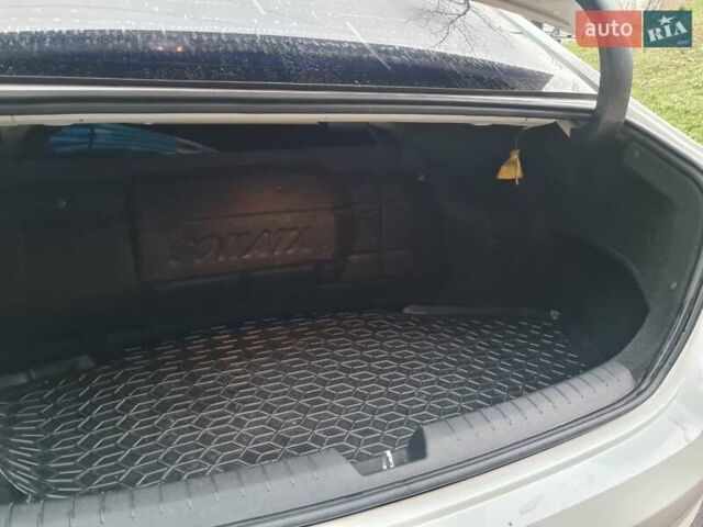 Білий Хендай Соната, об'ємом двигуна 2 л та пробігом 307 тис. км за 10300 $, фото 11 на Automoto.ua