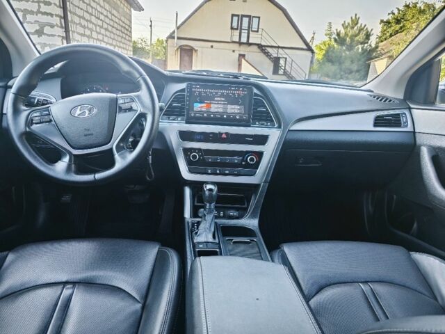 Хендай Соната 2015 у Дніпро (Дніпропетровську) на Automoto.ua Білий Хендай Соната, об'ємом двигуна 2 л та пробігом 199 тис. км за 9800 $, фото 7 на Automoto.ua