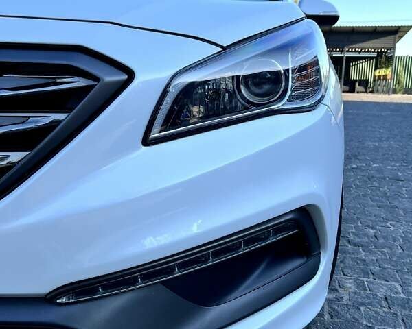 Белый Хендай Соната, объемом двигателя 2.4 л и пробегом 160 тыс. км за 11000 $, фото 12 на Automoto.ua