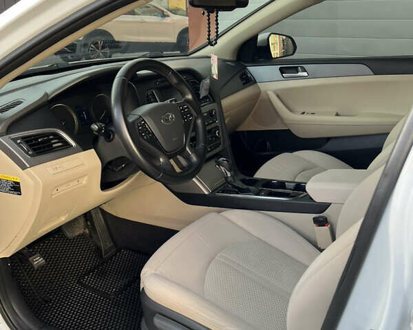 Белый Хендай Соната, объемом двигателя 2.36 л и пробегом 116 тыс. км за 12250 $, фото 11 на Automoto.ua