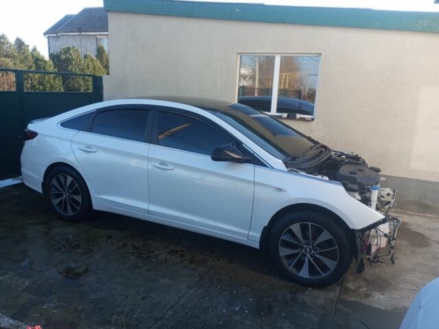 Белый Хендай Соната, объемом двигателя 2 л и пробегом 180 тыс. км за 5650 $, фото 12 на Automoto.ua