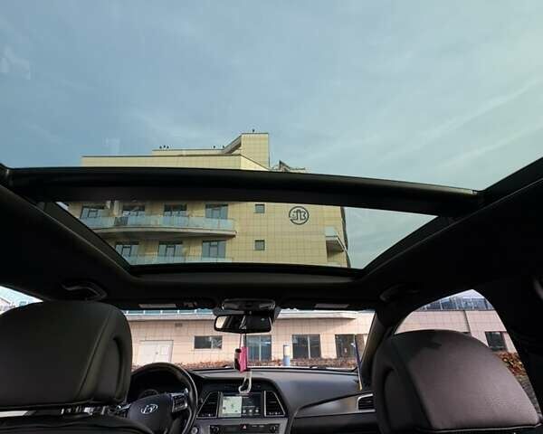 Білий Хендай Соната, об'ємом двигуна 2 л та пробігом 198 тис. км за 12799 $, фото 7 на Automoto.ua