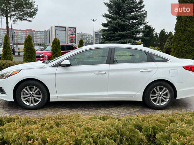 Белый Хендай Соната, объемом двигателя 2.36 л и пробегом 123 тыс. км за 9200 $, фото 3 на Automoto.ua